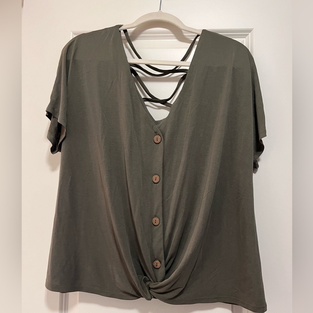 Cute Olive green top. NWT